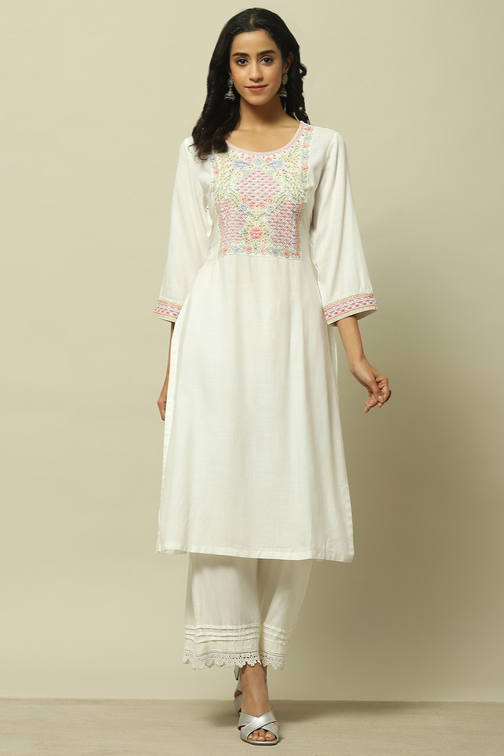 White Threadwork Detail Straight Kurta image number 5