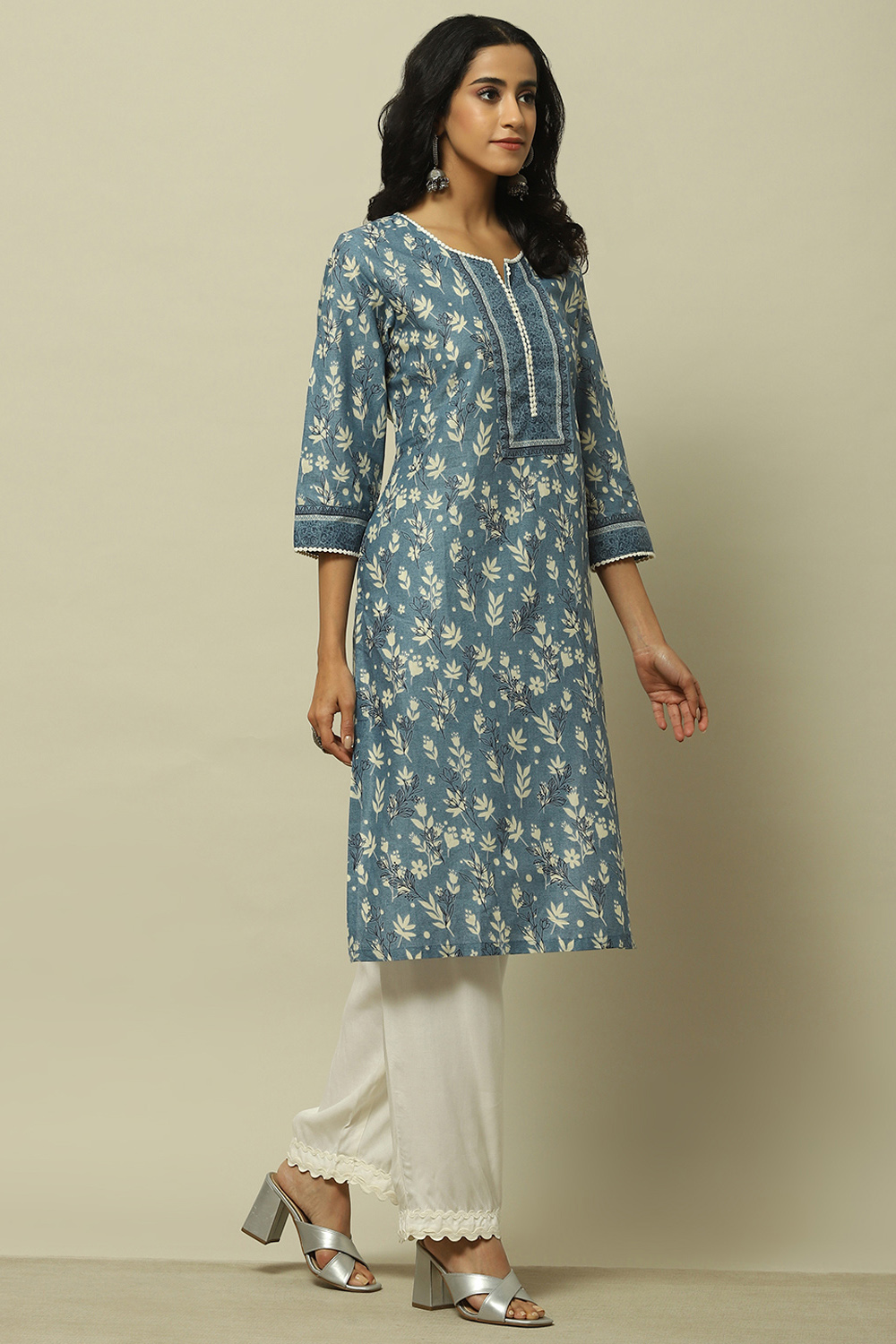 Blue Cambric Printed Straight Kurta image number 4