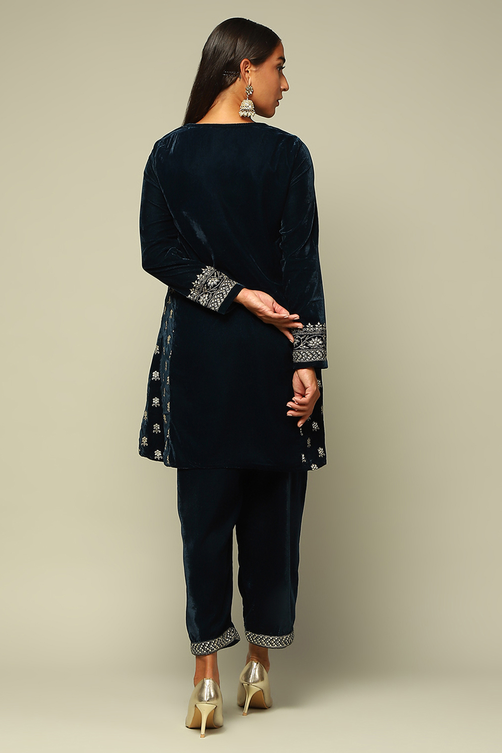 Black Poly Velvet A-Line Printed Kurta Salwar Suit Set image number 4