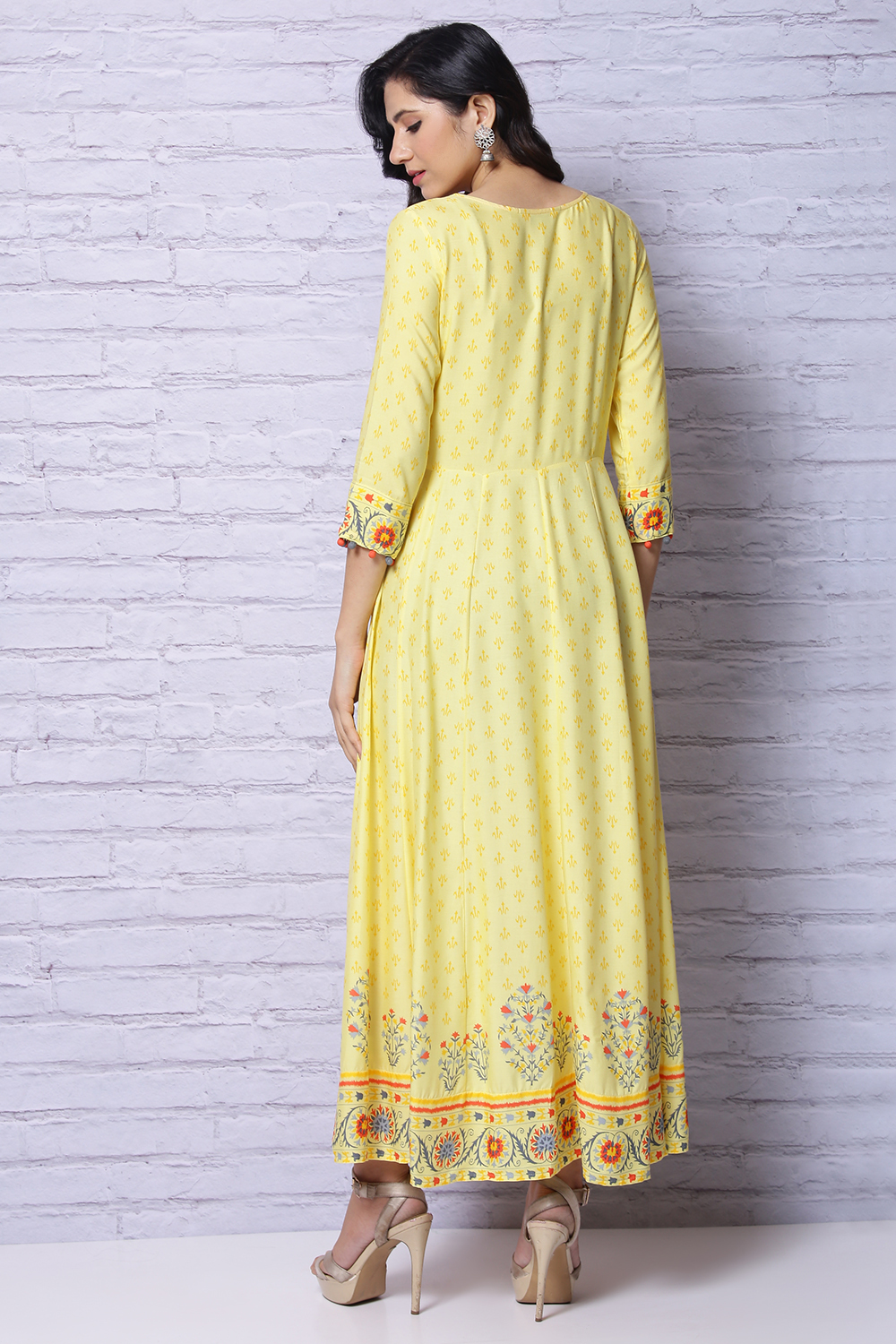 Yellow Viscose Rayon Kalidar Kurta image number 7