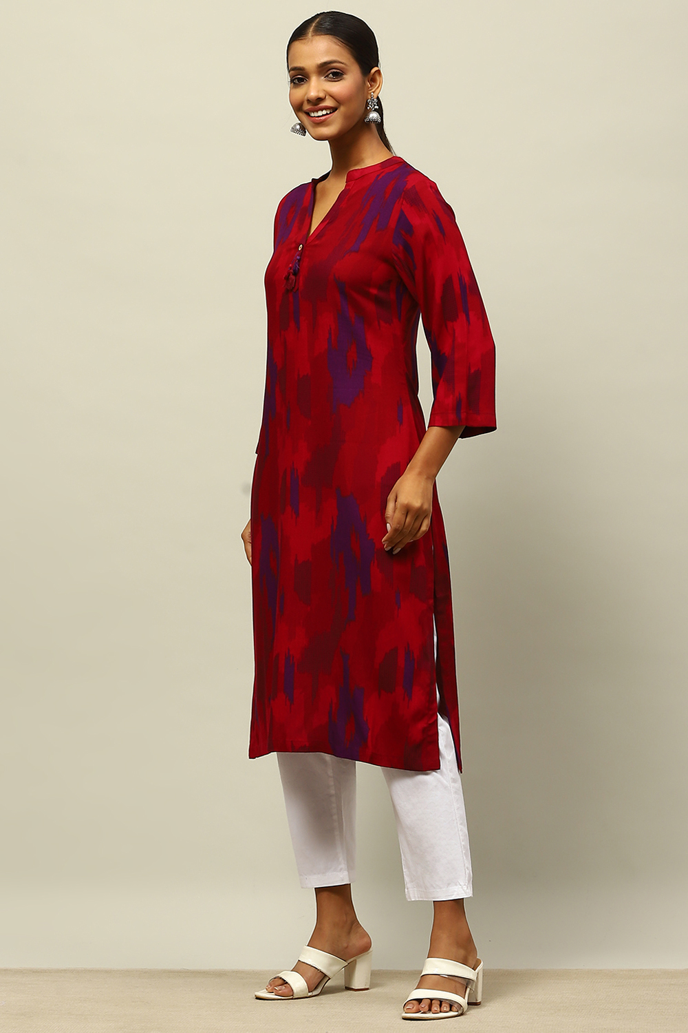 Mustard Yellow Floral Printed Straight Kurta image number 2