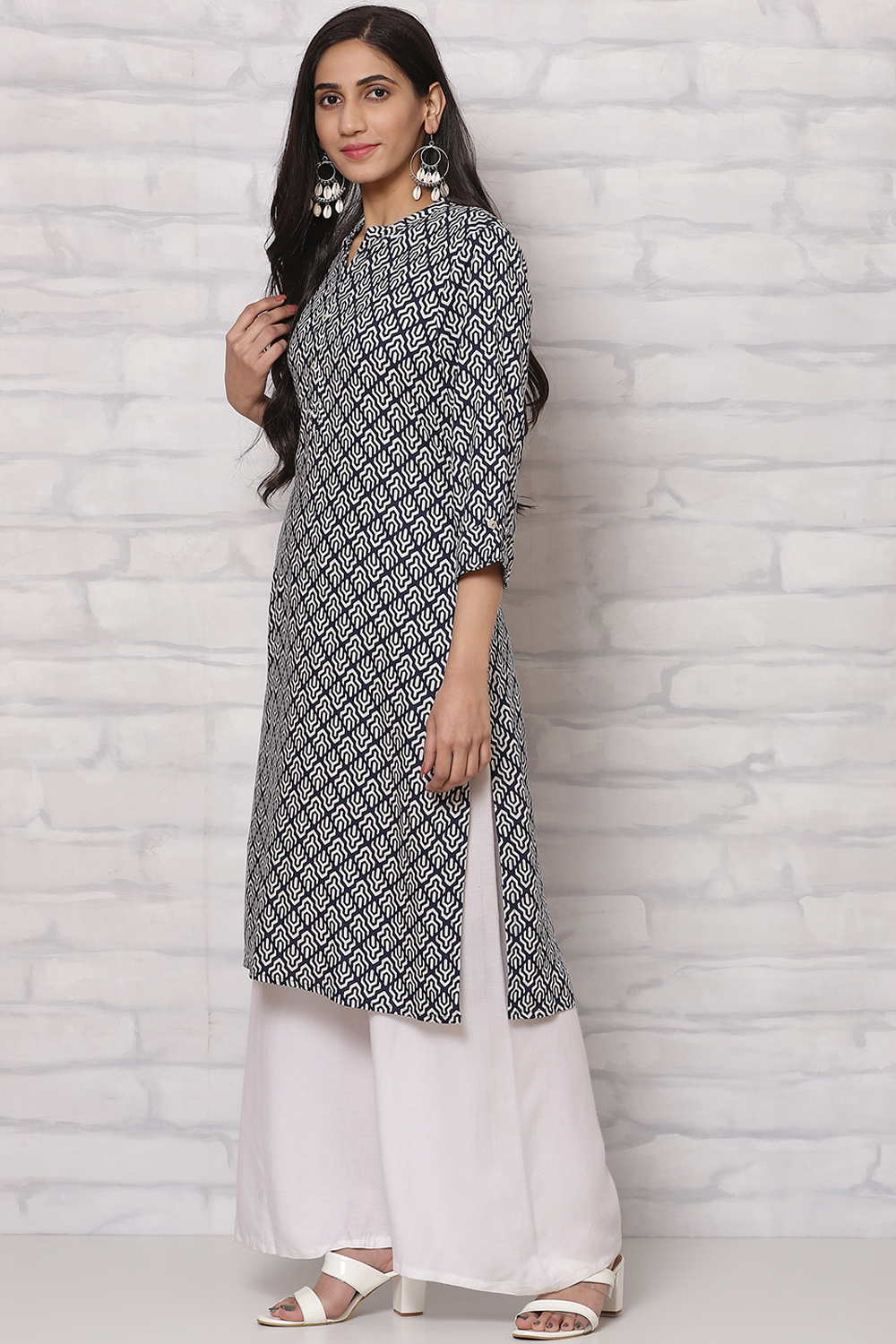 Peach LIVA Straight Kurta image number 2