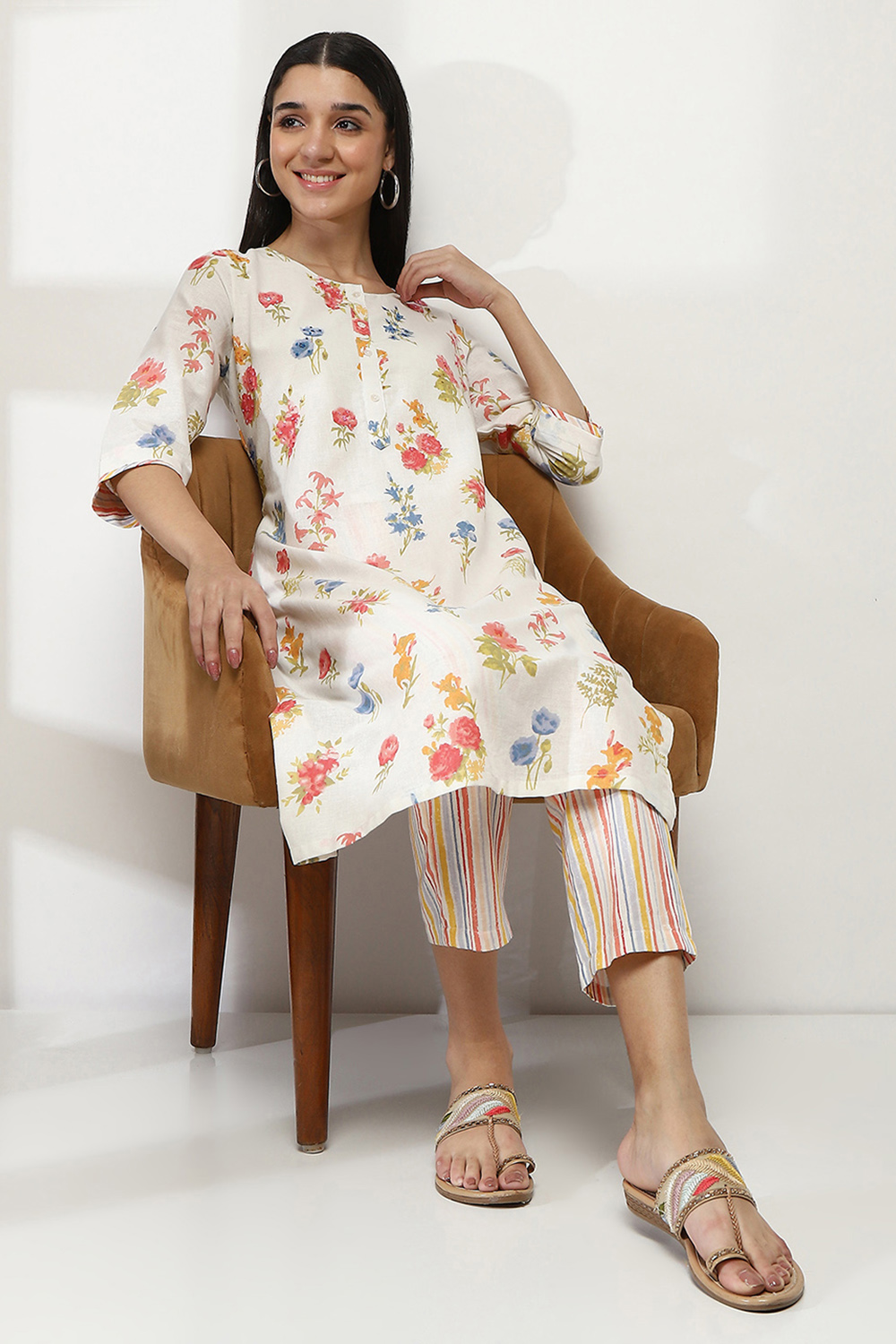 Off-White Cotton Floral Straight Kurta Set image number 0