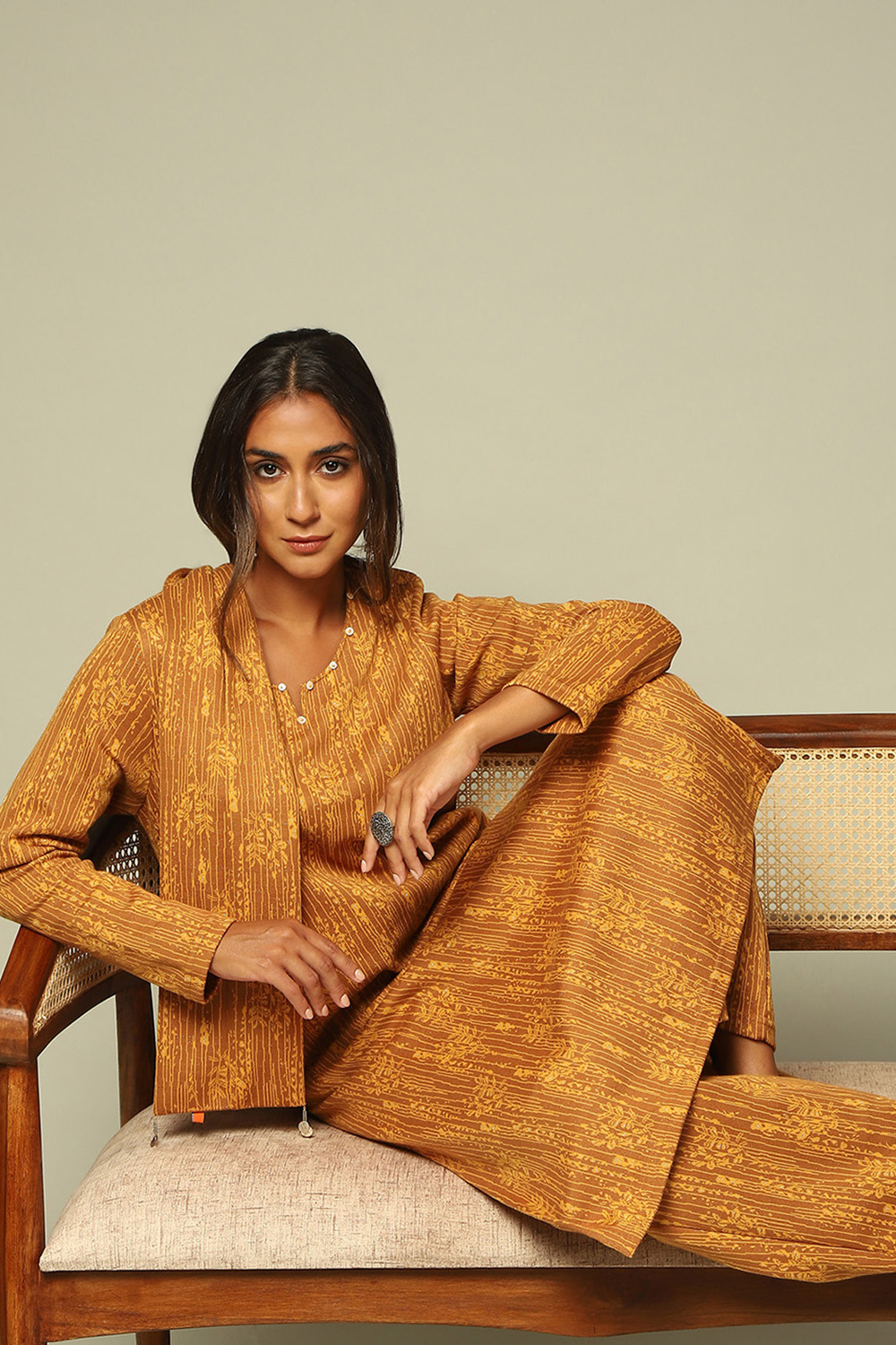 Mustard Circular Jacquard Straight Printed Kurta Palazzo Suit Set image number 6