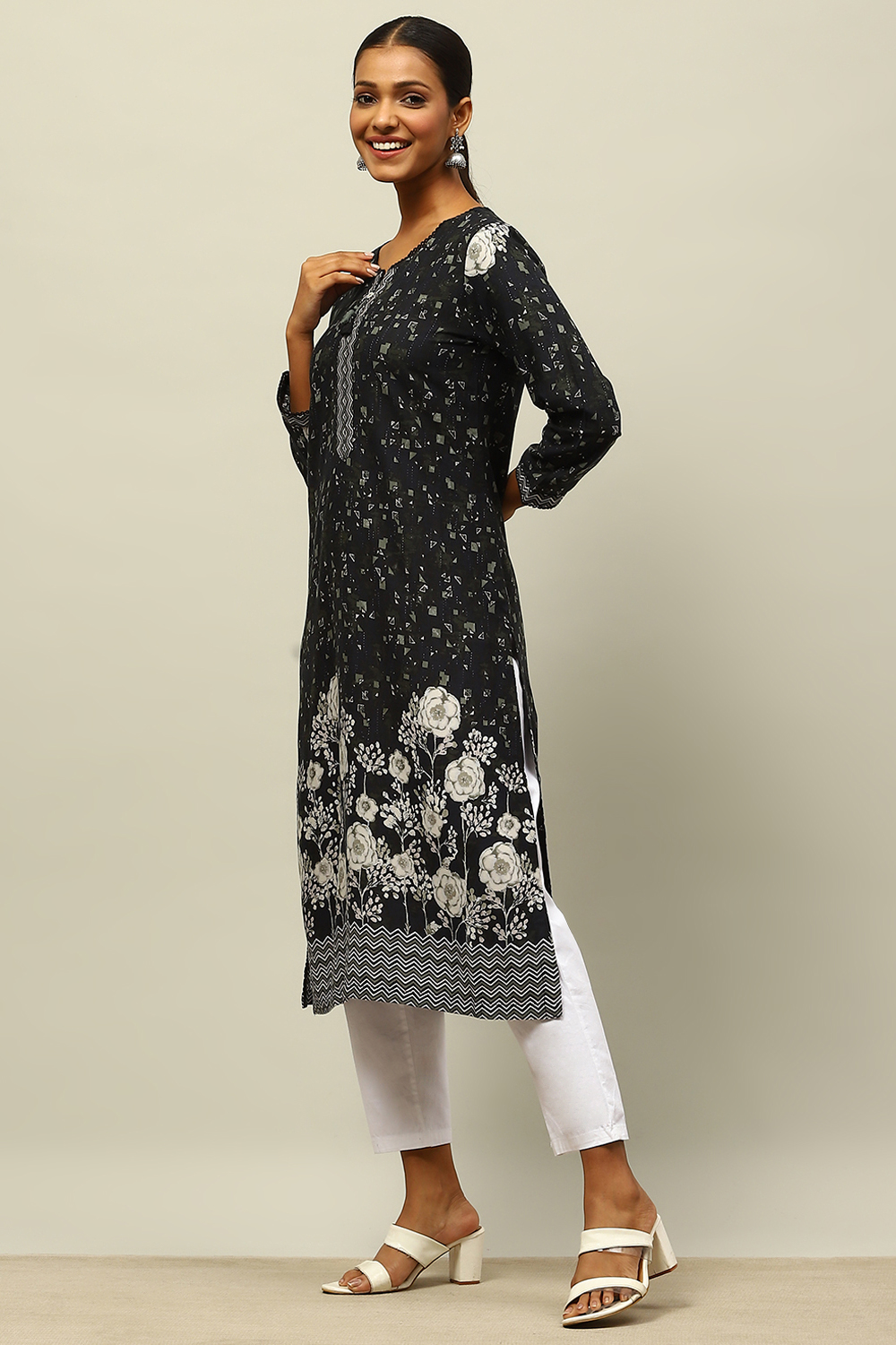 Black Rayon Printed Straight Kurta image number 2