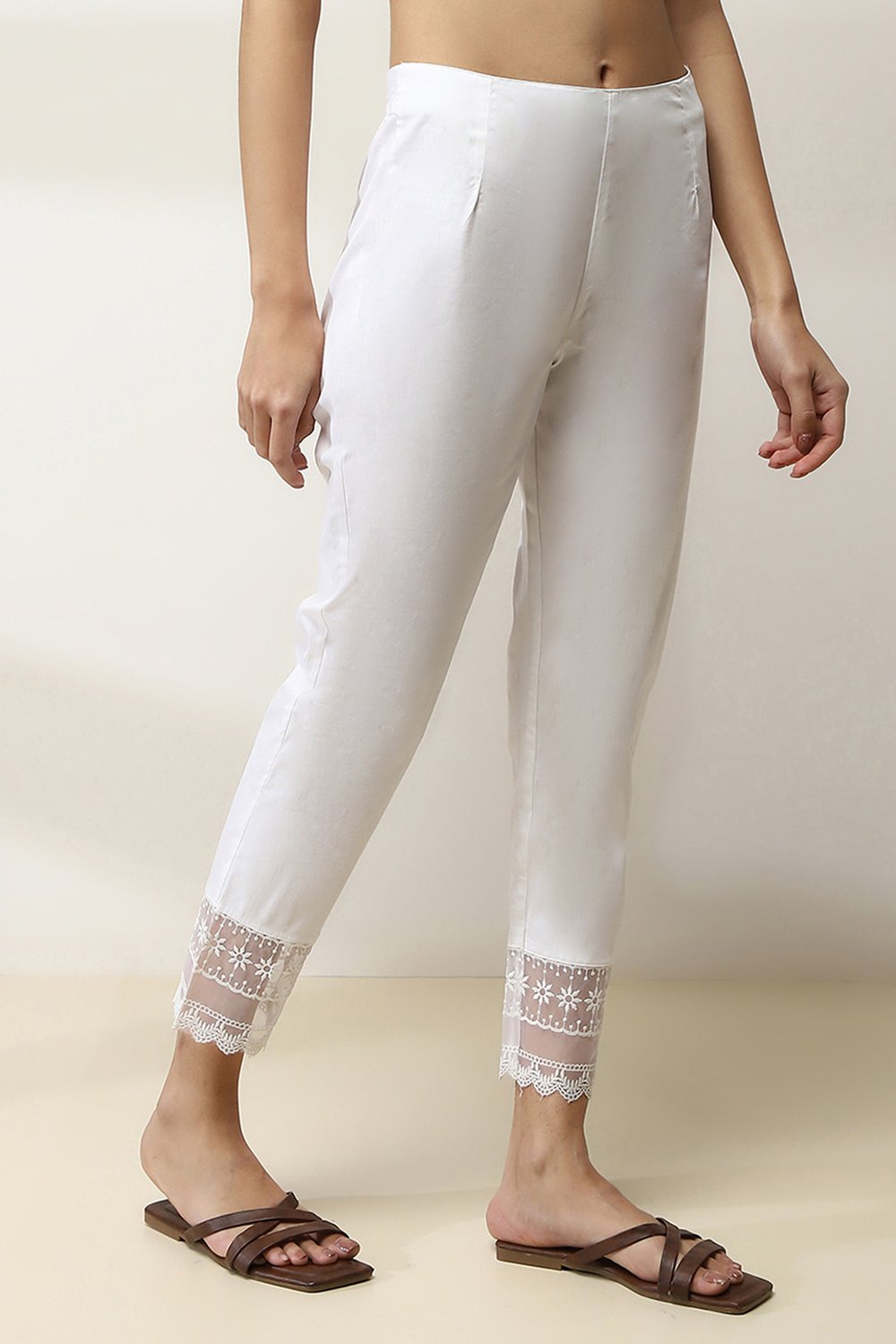 White Viscose Solid Regular Pants image number 3