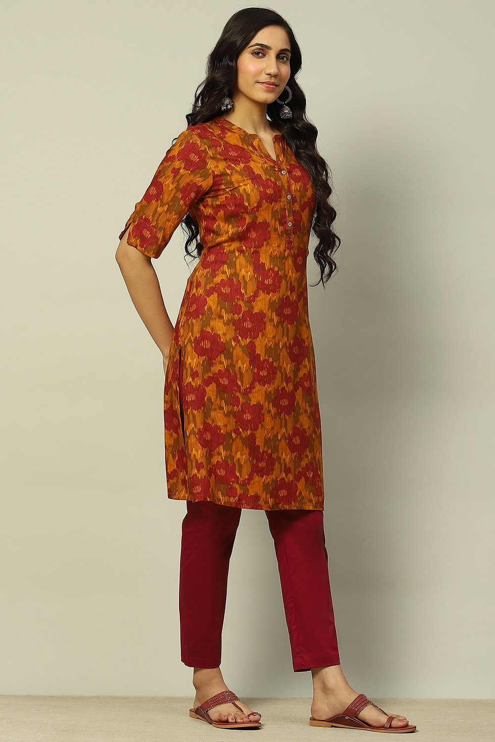 Mustard Yellow Floral Printed Straight Kurta image number 4