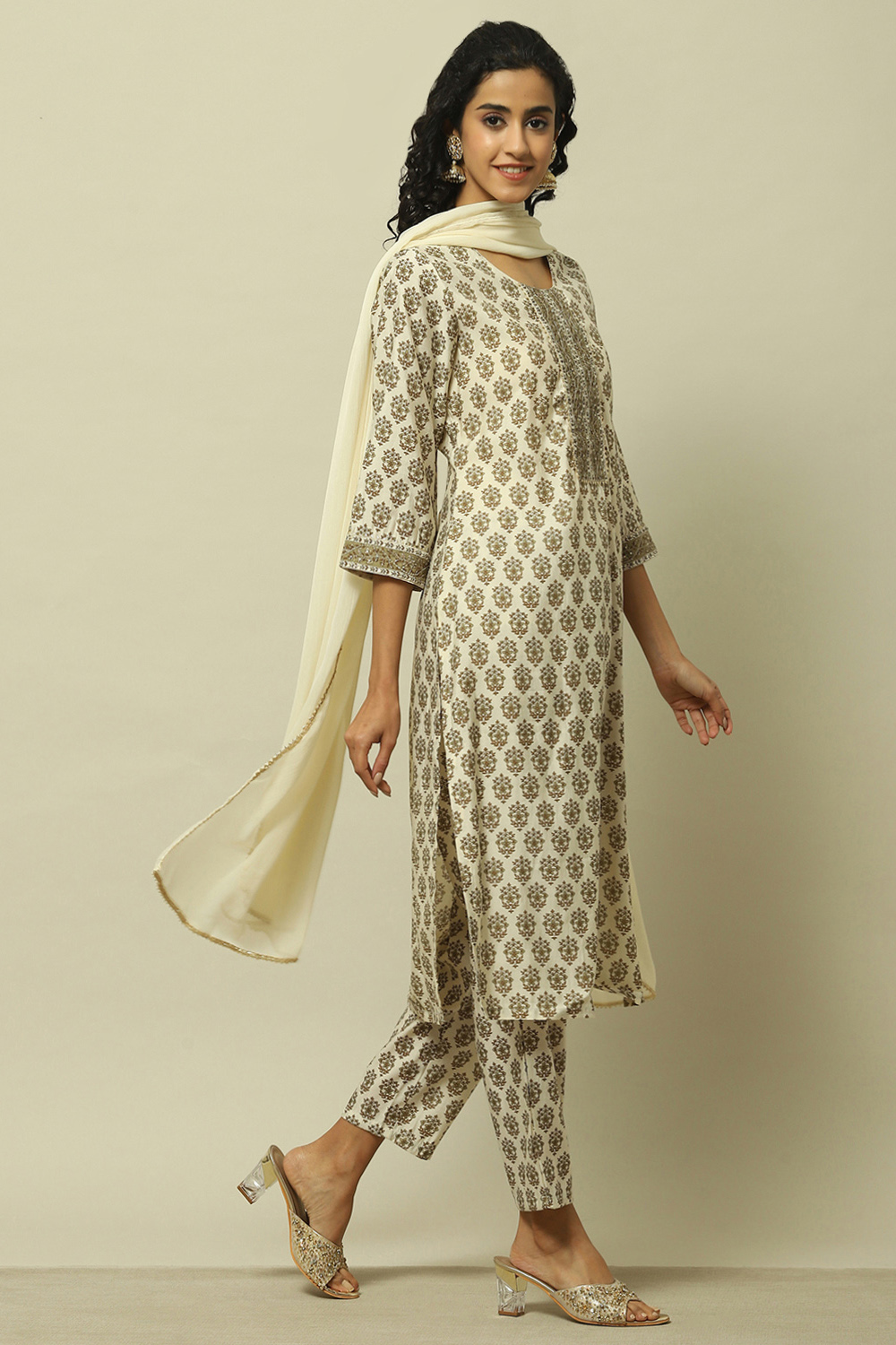 Ivory Printed Straight Kurta & Pants Suit Set image number 6