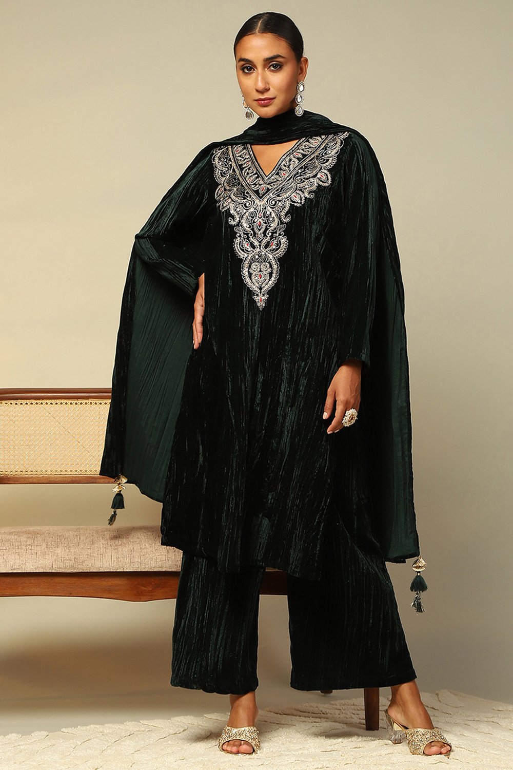 Green Poly Velvet Straight Solid Kurta Palazzo Suit Set image number 0