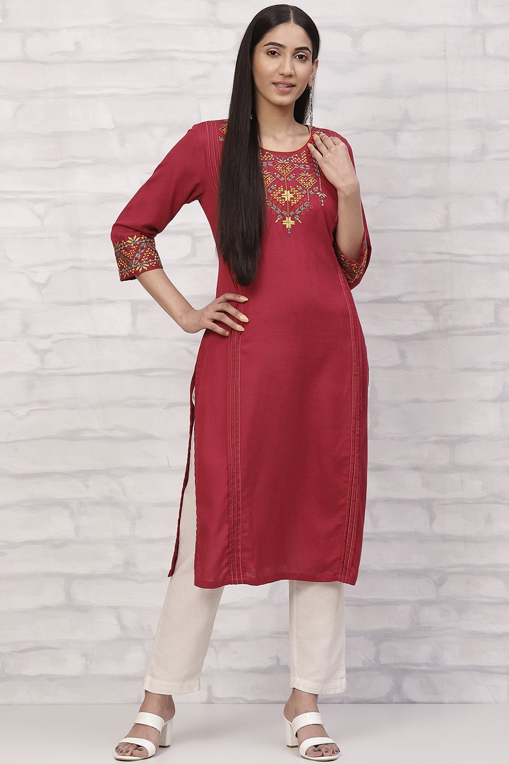 Maroon LIVA Straight Kurta image number 0