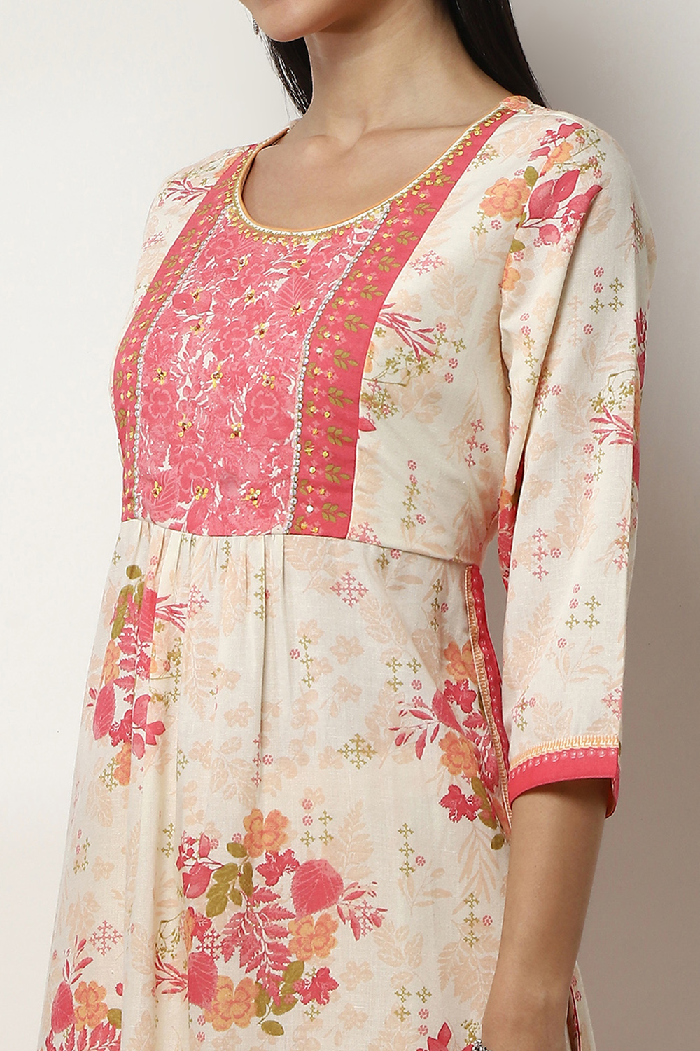 Peach-Toned Floral Printed Gathered Suit Set image number 1