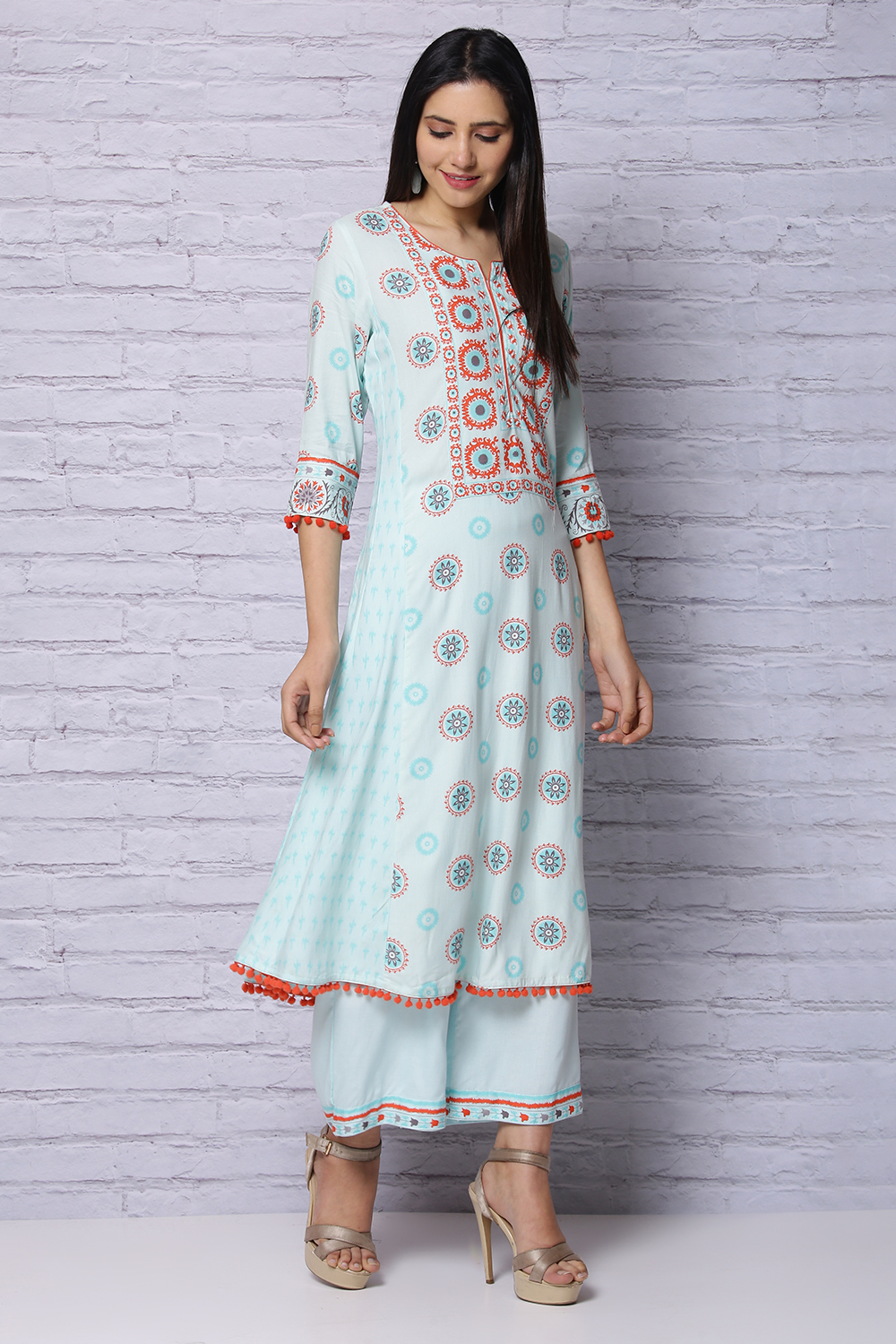 Mint Green Viscose Rayon Kalidar Kurta image number 3