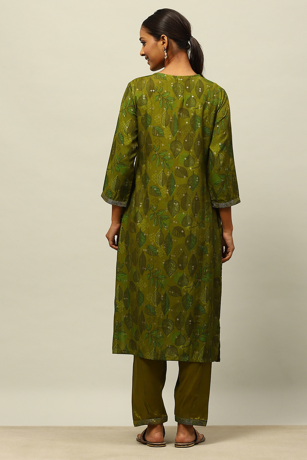 Green Viscose Muslin Straight Printed Kurta Salwar Suit Set image number 4