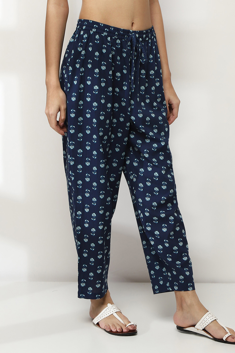 Indigo Cotton Printed Regular Pants image number 3