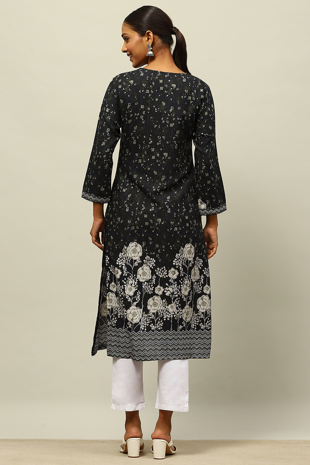 Black Rayon Printed Straight Kurta image number 3